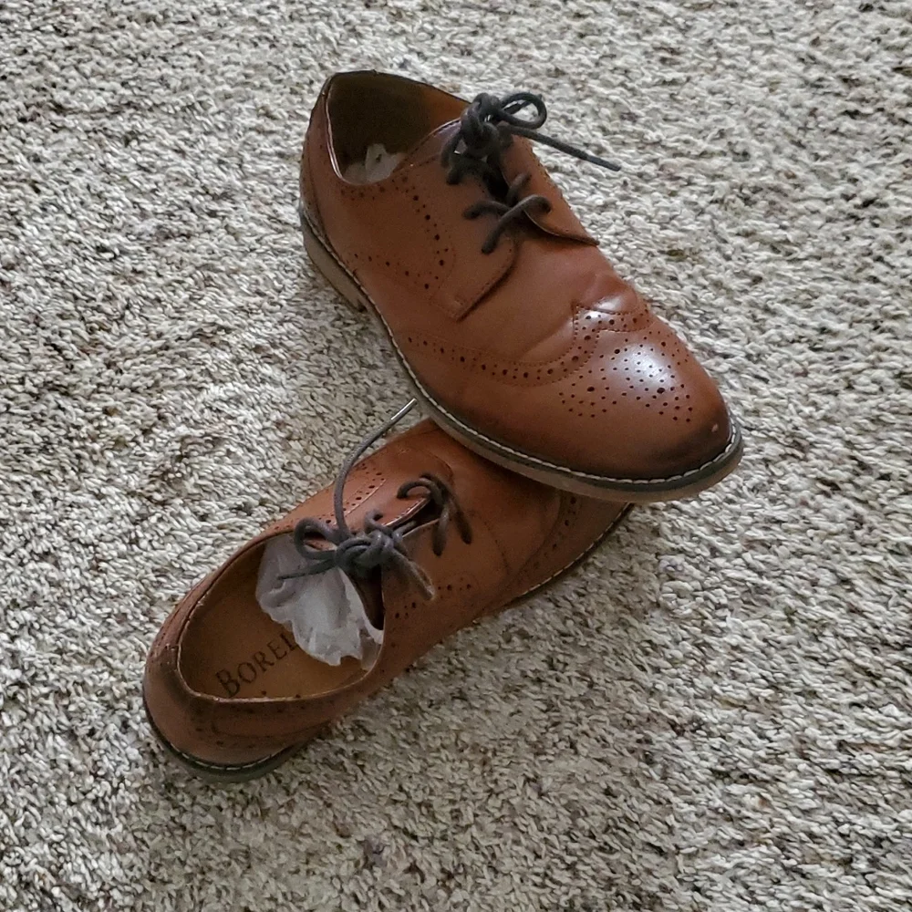 Shoes - Picture 2 of 3